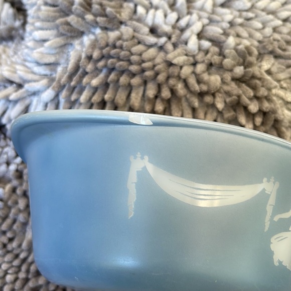 Vintage Glasbake Milk Glass Blue w Roman Design Casserole Dish w Lid 5J-512 1.5Q - Picture 5 of 5